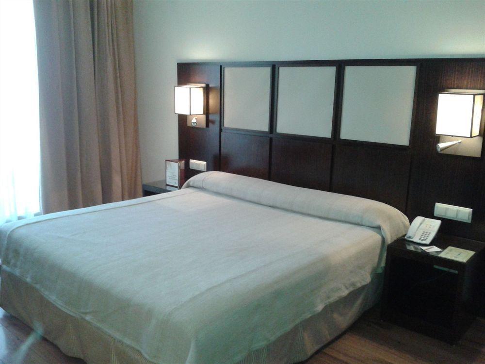 Hotel Isla De La Garena Alcalá de Henares Extérieur photo