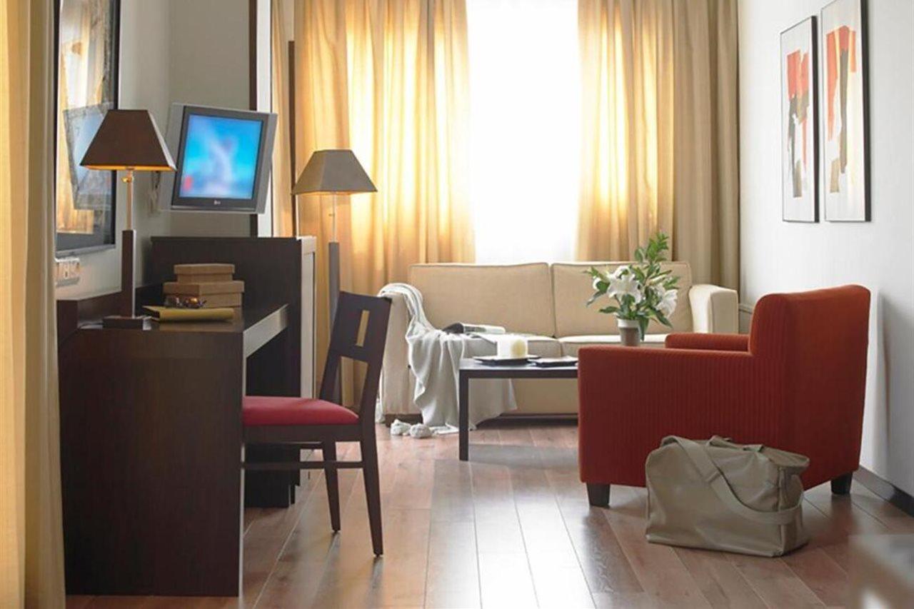 Hotel Isla De La Garena Alcalá de Henares Extérieur photo