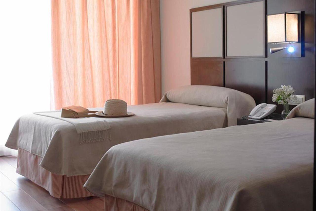 Hotel Isla De La Garena Alcalá de Henares Extérieur photo
