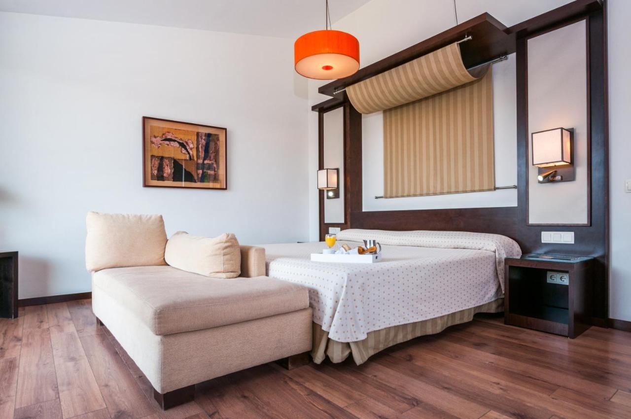 Hotel Isla De La Garena Alcalá de Henares Extérieur photo
