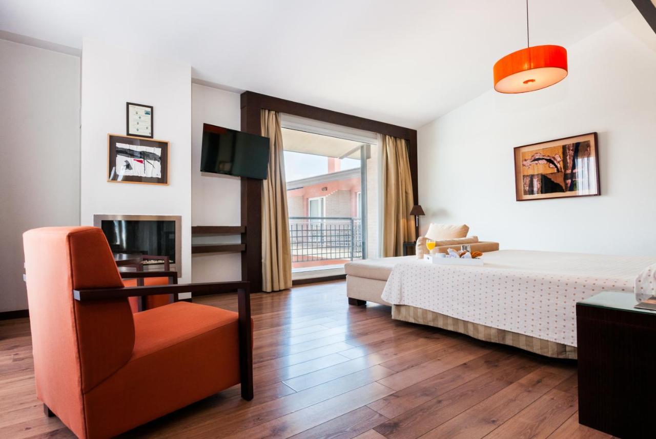 Hotel Isla De La Garena Alcalá de Henares Extérieur photo