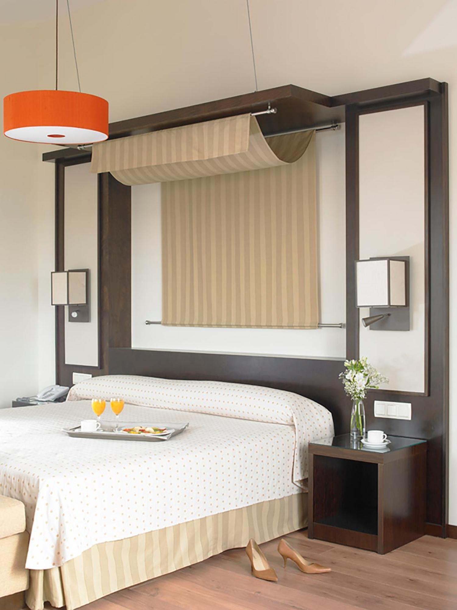 Hotel Isla De La Garena Alcalá de Henares Chambre photo