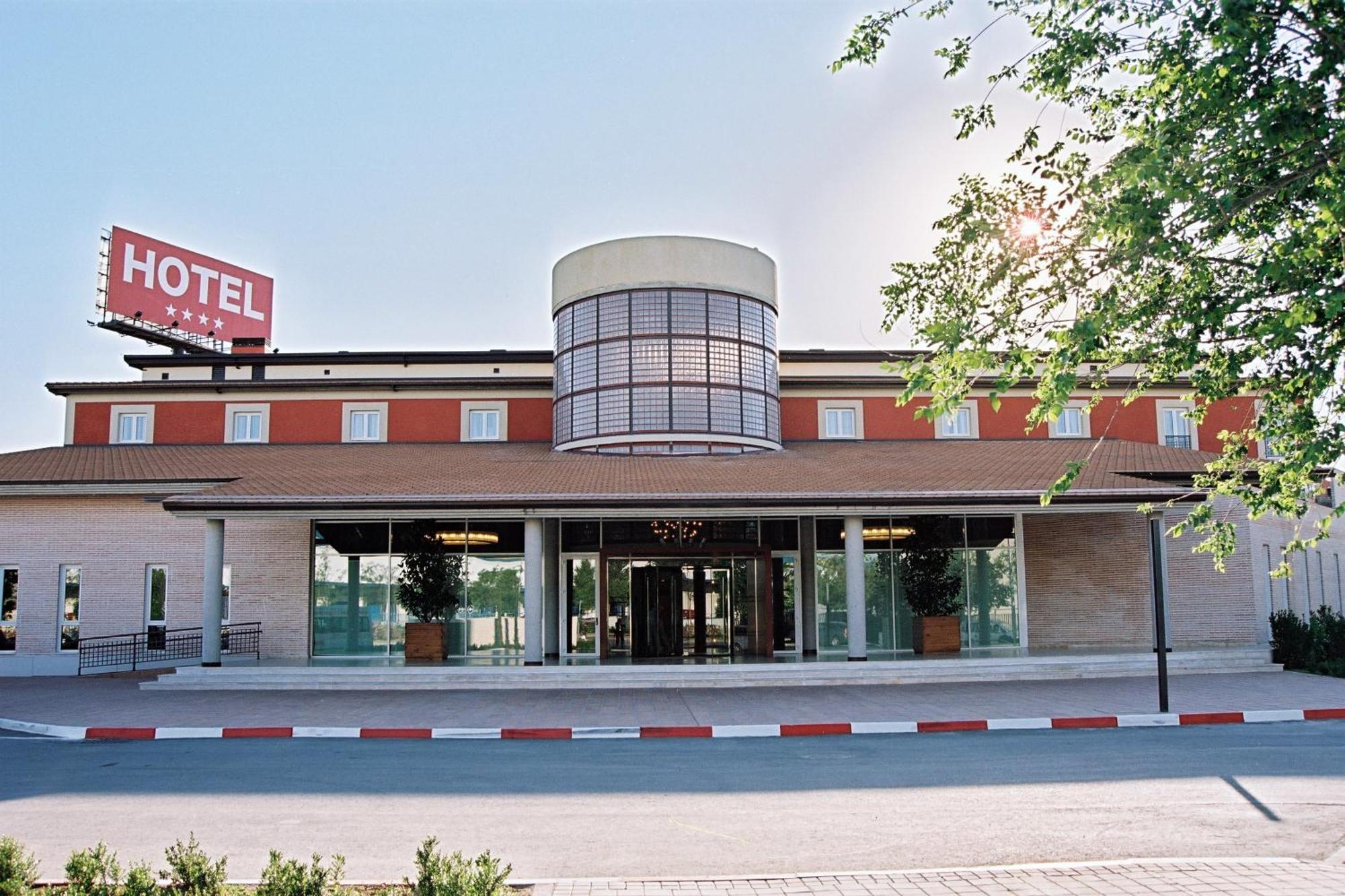 Hotel Isla De La Garena Alcalá de Henares Extérieur photo