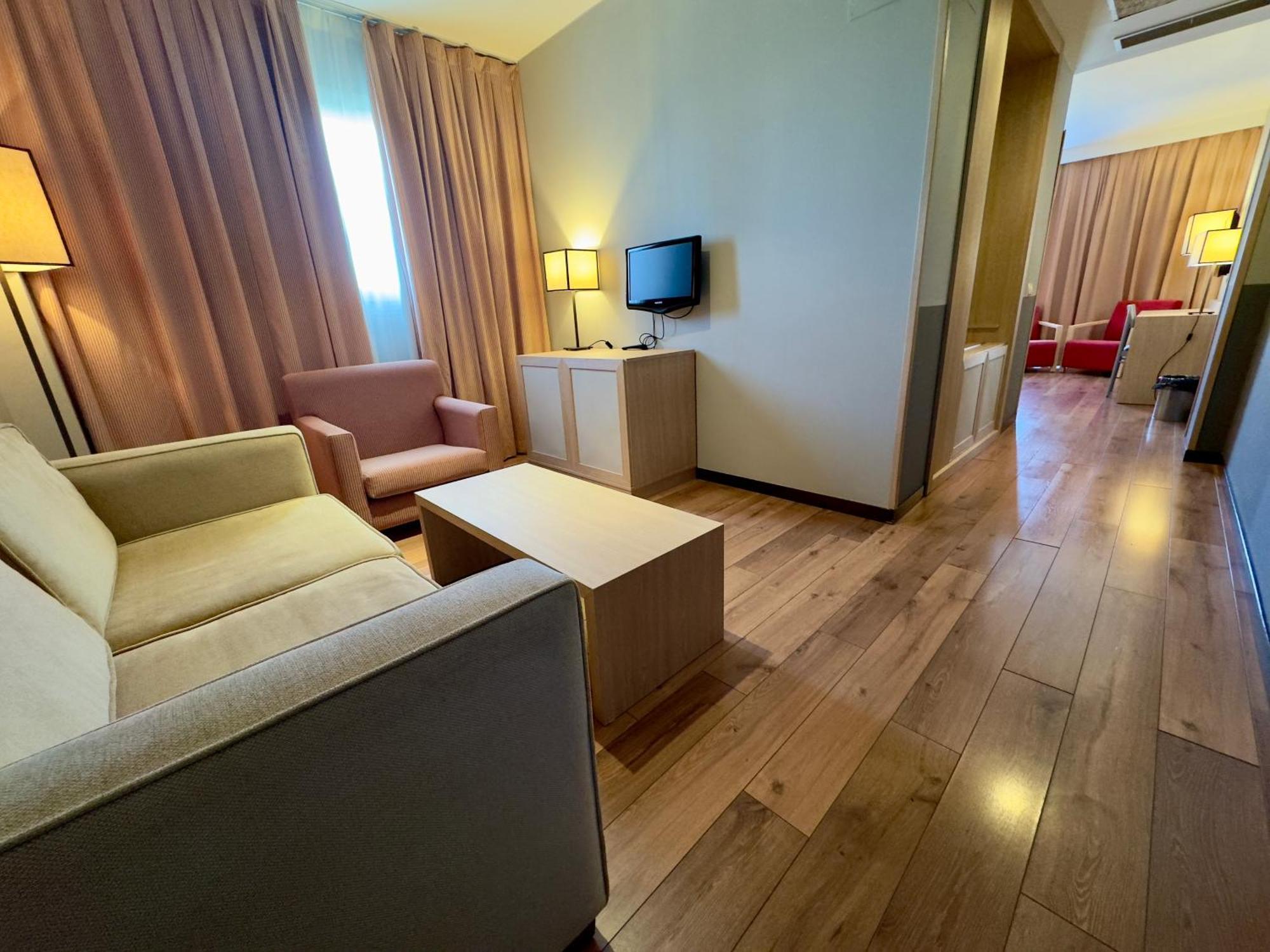 Hotel Isla De La Garena Alcalá de Henares Extérieur photo