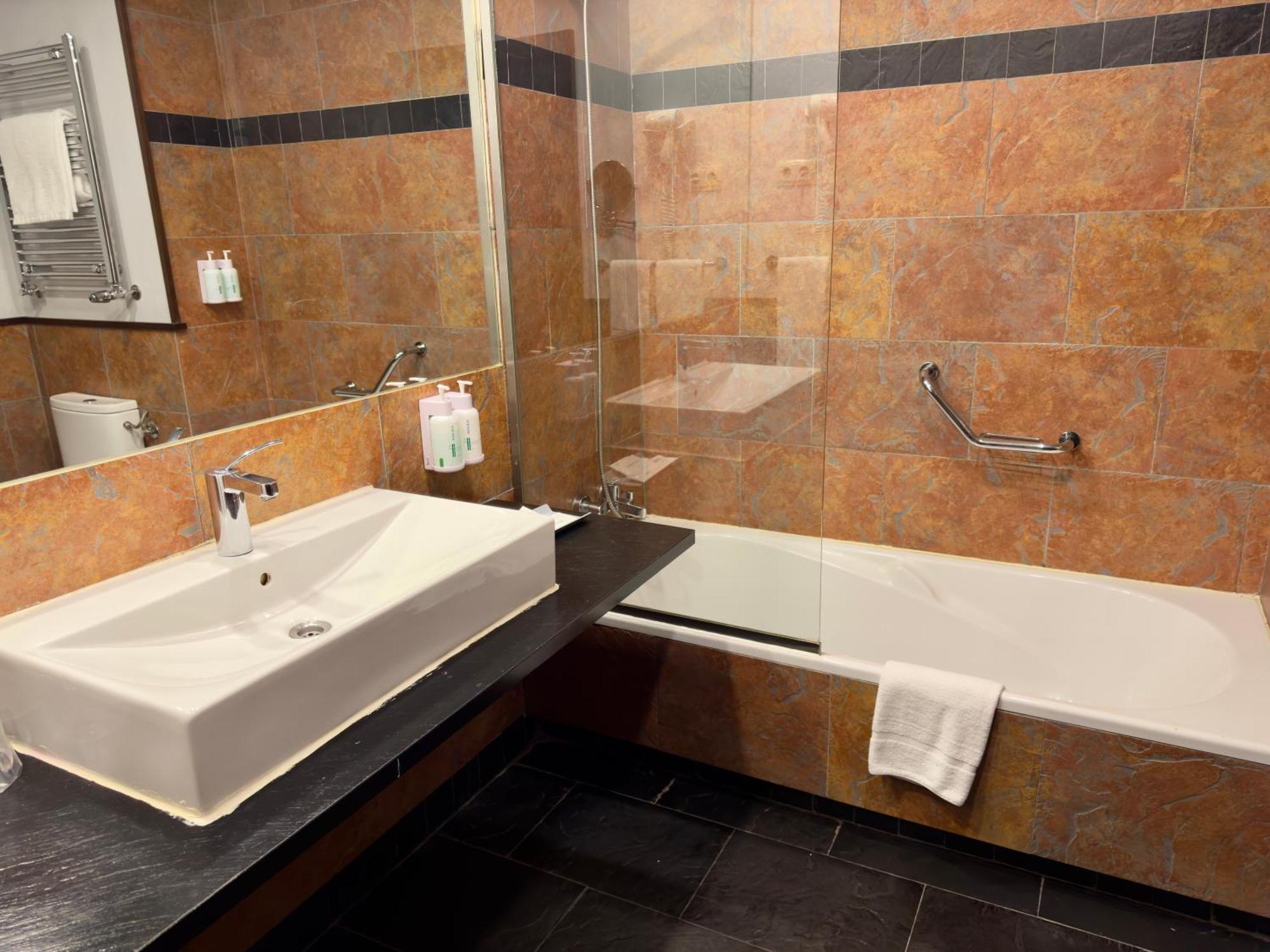 Hotel Isla De La Garena Alcalá de Henares Extérieur photo