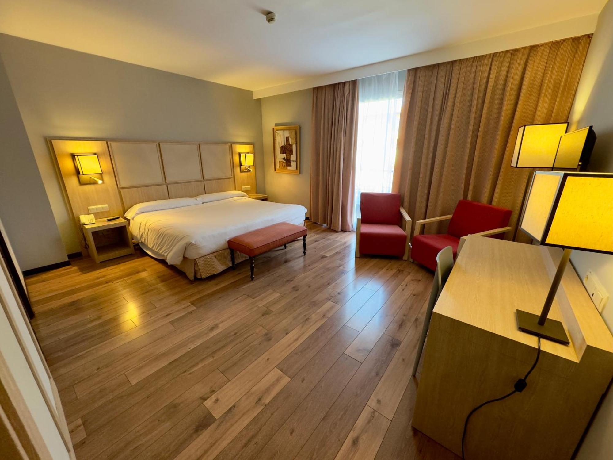 Hotel Isla De La Garena Alcalá de Henares Extérieur photo