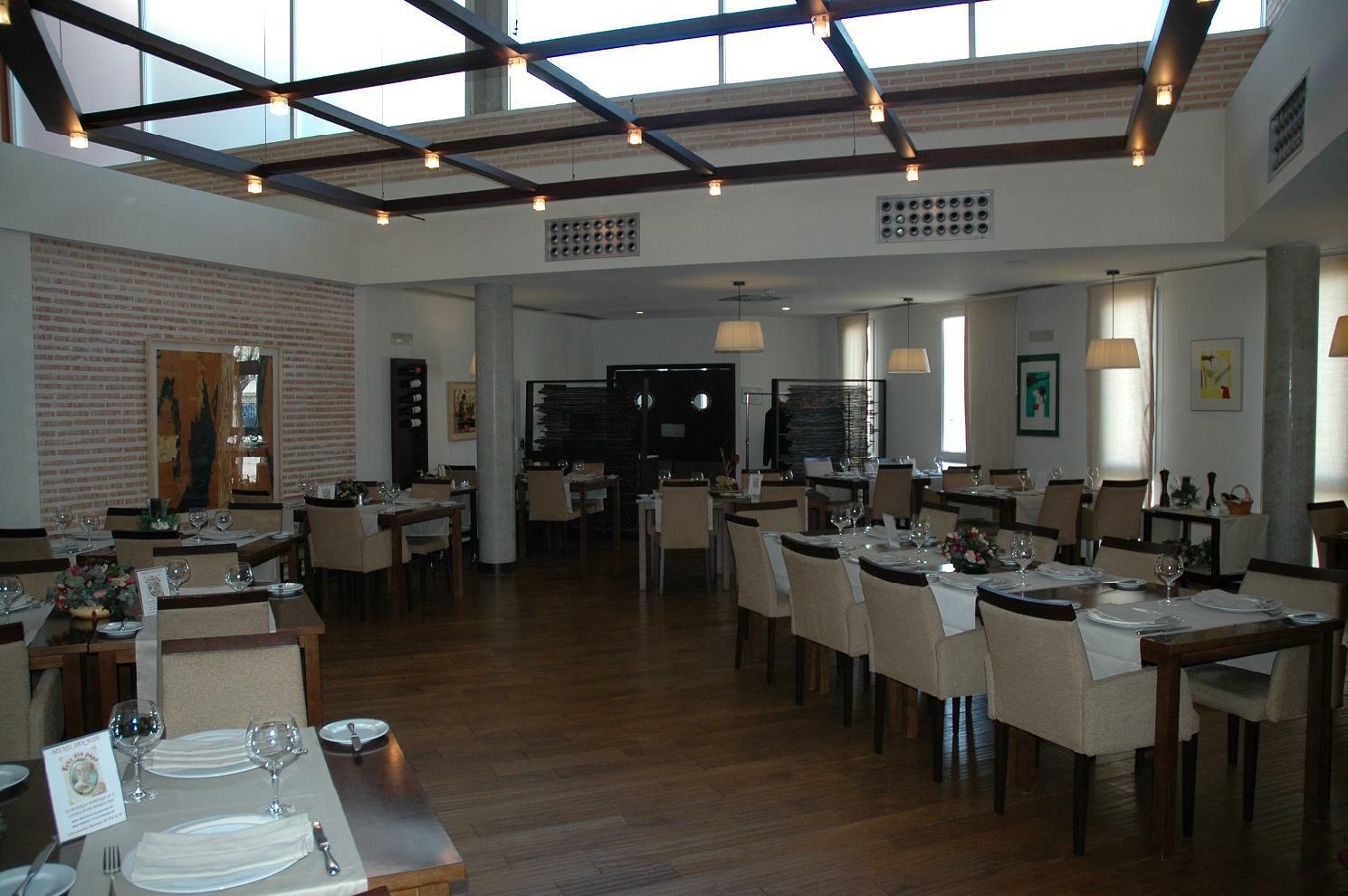 Hotel Isla De La Garena Alcalá de Henares Extérieur photo
